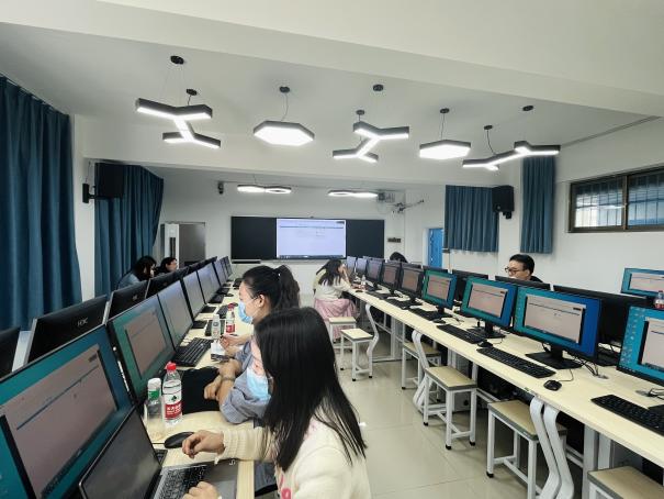 經濟管理學院成功舉辦教學軟件培訓活動，助力教育行業軟件開發應用